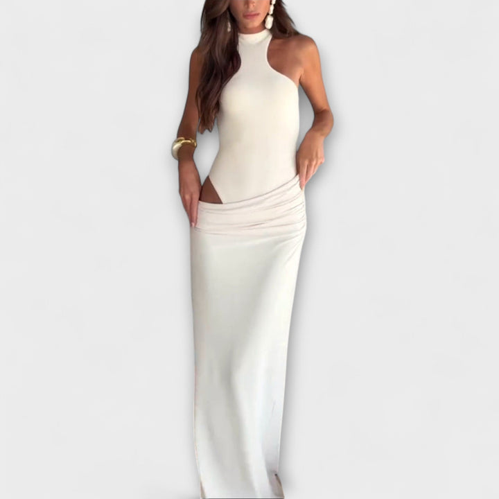 Minna - Atraktívna šaty s výstrihom bez ramienok