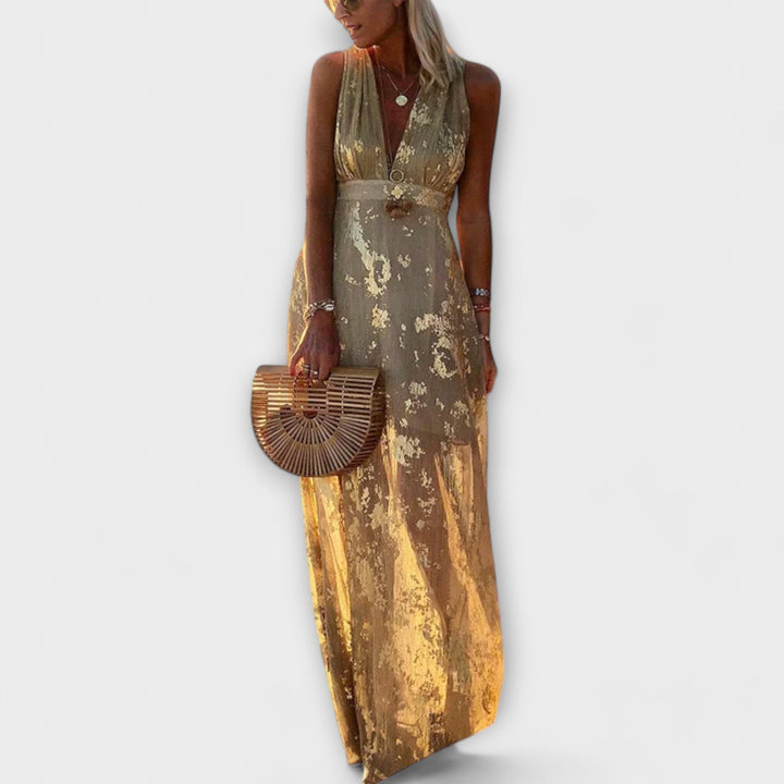 Šaty s výstrihom do V a detailmi z trblietok